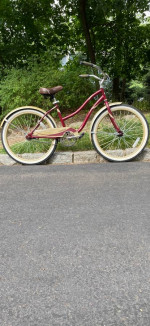 24” Huffy Cranbrook Beach Cruiser Bike Bicycle Excellent Condition