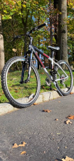 26” TREK 3900 21 Speed Mountain Bike Bicycle Mint Like New Condition