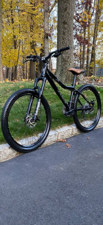 26” Jamis Komodo 1 18 Speed DISC BRAKES Mountain Bike Bicycle Like New