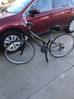 Woman’s 700c schwinn Voyageur hybrid bike