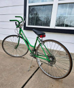 VINTAGE 1975 SCHWINN VARSITY GREEN BIKE!!