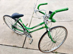 VINTAGE 1975 SCHWINN VARSITY GREEN BIKE!!