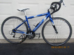GIANT OCR 2; 4'11" to 5'3"; blue; double braking; STI; PMC; triathlon