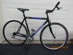 CANNONDALE R 600; 5'10" to 6'1"; lightweight; alum frame; blue; hybrid