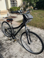 Specialized Crossroads Step-Thru Frame Hybrid Bike in Excellent Cond.