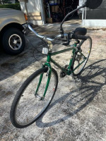 Trek 720 Multitrack Hybrid Bike in Excellent Condition.