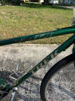 Trek 720 Multitrack Hybrid Bike in Excellent Condition.