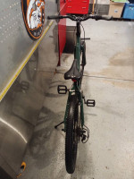 24" GIANT XTC 7 SPEED MOUNTAIN BIKE IN PRISTINE CONDITION