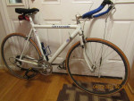 CANNONDALE;5'8" to 5'11"; Criterium Series 3; white;lightweight;22 lb