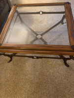 BEAUTIFUL GLASS COFFEE TABLE
