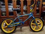 VINTAGE SCHWINN SCRAMBLER PHANTOM BMX BIKE BLUE YELLOW MAG WHEELS