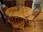 Oak 42" Round Dining Room Table