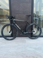 Trek Emonda SL6 Disc Ultegra Carbon Fiber Road bike 58cm with upgrades
