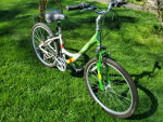 Ladies Diamondback comfort bike, green/white design, NICE1