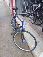 XL SIZE GIANT CYPRESS 21 SPEED HYBRID COMFORT CRUISER IN PRISTINE COND