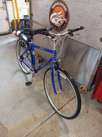 XL SIZE GIANT CYPRESS 21 SPEED HYBRID COMFORT CRUISER IN PRISTINE COND