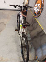 DIAMONDBACK SORRENTO 21 SPEED MOUNTAIN BIKE IN PRISTINE CONDITION
