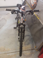 DIAMONDBACK SORRENTO 21 SPEED MOUNTAIN BIKE IN PRISTINE CONDITION
