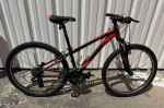GIANT REVEL 21 speed MOUNTAIN BICYCLE excellent condition RED / BLACK