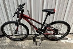 GIANT REVEL 21 speed MOUNTAIN BICYCLE excellent condition RED / BLACK