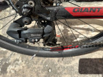 GIANT REVEL 21 speed MOUNTAIN BICYCLE excellent condition RED / BLACK