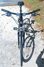 BICYCLE SCHWINN MIDMOOR 700"MEN'S MOUNTAIN BIKE IN EXCELLENT COND.
