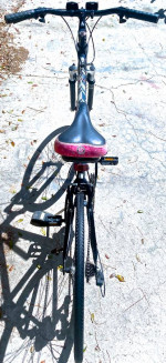 BICYCLE SCHWINN MIDMOOR 700"MEN'S MOUNTAIN BIKE IN EXCELLENT COND.