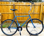 BICYCLE HUGE GUY TREK MULTITRACK 720 700"MEN'S HYBRID/CMFRT BIKE