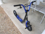 Quality&Attractive"Mongoose"Scooter has Rotor to Spin the Front Around