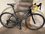 Like new Specilaized Roubaix Expert Carbon road bike