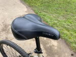Trek Hybrid Bike: Aluminum Frame, Suspension, 21 Speeds