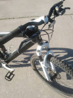 26" Genesis Dual Suspension w/ front disc brake - No issues