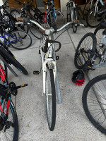 Schwinn women’s Gateway Hybrid Bicycle