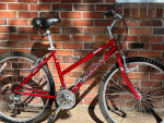 Giant women’s bike 26