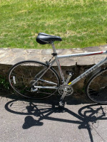 Jamis Ventura Road Bike 700cm Wheel 16 Gears 56cm Frame