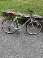 New Retrospec Kinney Hybrid Bicycle 28" Wheel 7 Gears 54cm Frame