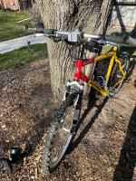 Schwinn Mesa Mountain Bike yellow/ red