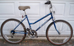 Savannah Comfort Touring Bicycle - 10-Speed, 26" Wheels