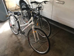 MENS OR BOYS INFINITY 27.5 ALUMINUM STREET OR BEACH BIKE ( LIKE NEW )
