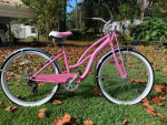Womans 7-Speed Beach & Street Cruiser Bike - Schwinn Roxie