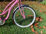Womans 7-Speed Beach & Street Cruiser Bike - Schwinn Roxie