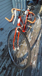 VINTAGE SCHWINN VARSITY 10 SPEED ROAD BIKE