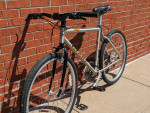 Giant Iguana SE Medium Gravel Hybrid Bicycle