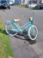Huffy girls beach cruiser