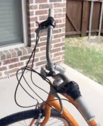Nice women’s cruiser bike , only ridden 4-5 time 26” wheels . PU in Wy