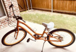 Nice women’s cruiser bike , only ridden 4-5 time 26” wheels . PU in Wy