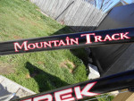 ( LIKE NEW ) 26" TREK MOUNTAIN TRACK 830