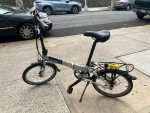 Dahon Mariner D8 + Kryptonite lock + bike pump + accessories
