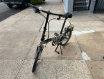 Dahon Mariner D8 + Kryptonite lock + bike pump + accessories
