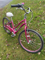 Giant Gloss 24” girls bike, excellent condition